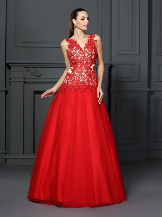 Long V-neck Sleeveless Ball Gown Lace Lace Quinceanera Dresses