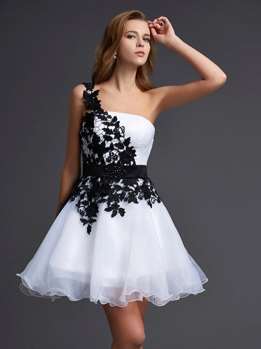 Lace A-Line/Princess One-Shoulder Sleeveless Short Organza Homecoming Dresses