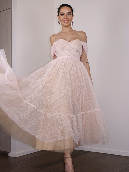 Sleeveless Lace A-Line/Princess Ruched Off-the-Shoulder Tea-Length Homecoming Dresses