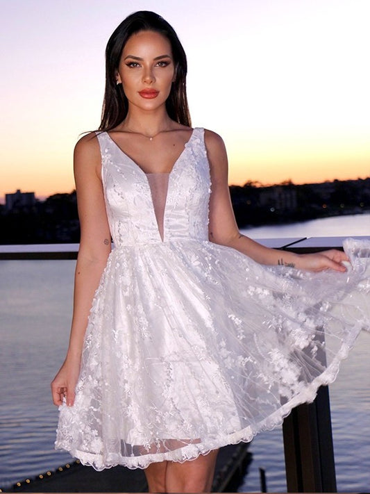 Applique Lace Sleeveless V-neck A-Line/Princess Short/Mini Homecoming Dresses