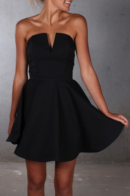Black Pleated Alexandra A Line Homecoming Dresses Satin V Neck Strapless Backless Simple Short