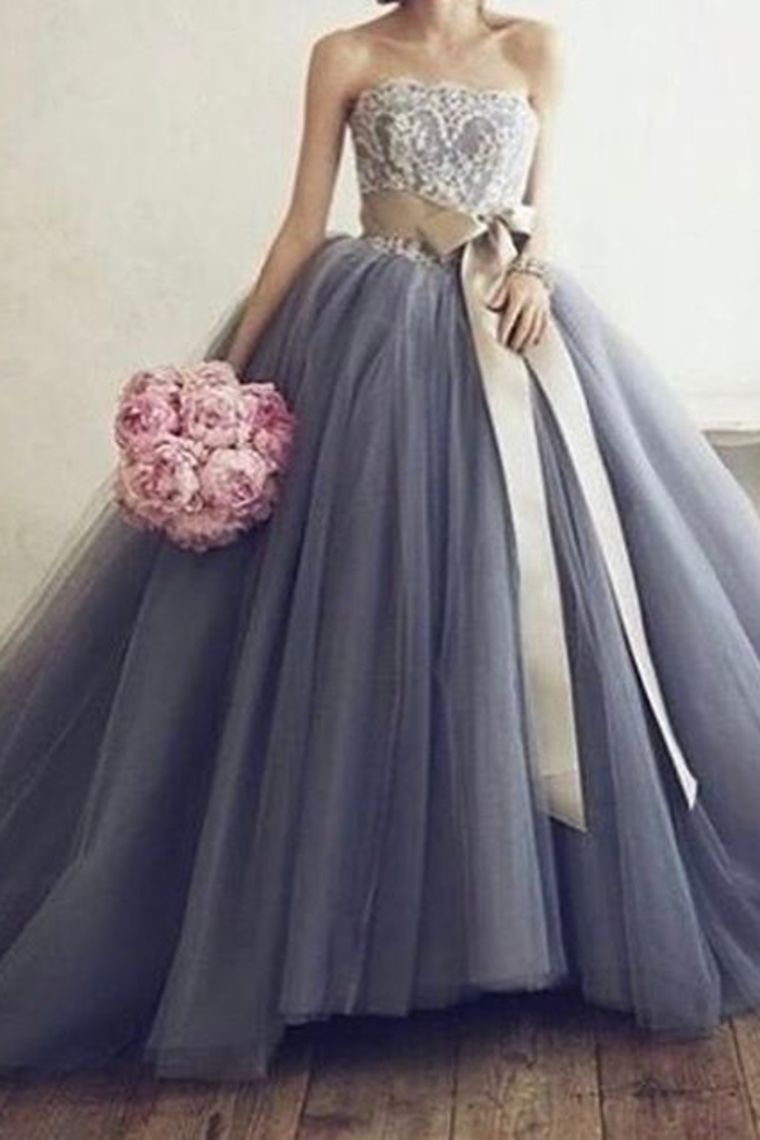 2024 New Arrival Tulle Wedding Dresses Ball Gown Strapless Neck With Applique