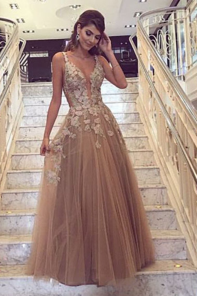 2024 A Line Straps With Applique Prom Dresses Tulle Sweep Train
