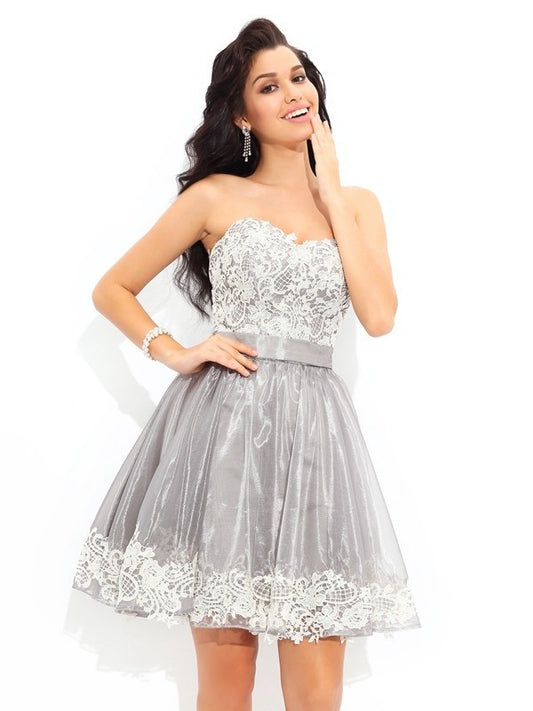 Sleeveless Lace Sweetheart A-Line/Princess Short Tulle Cocktail Dresses