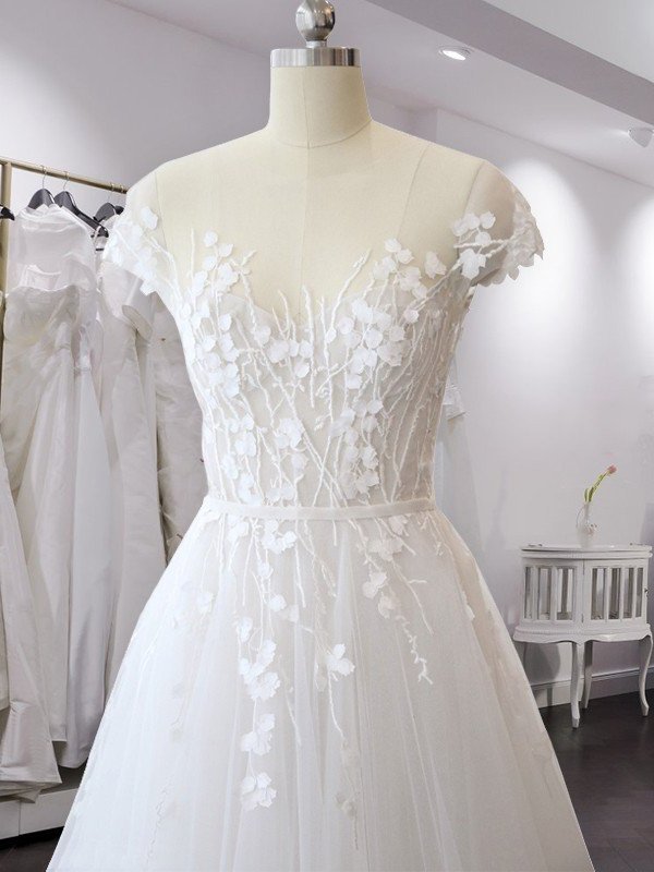Short Sleeves V-neck Train Court A-Line/Princess Applique Tulle Wedding Dresses