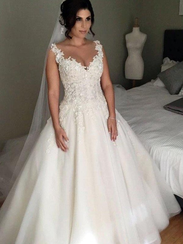 Sleeveless Train V-neck Applique Lace Ball Gown Court Tulle Wedding Dresses