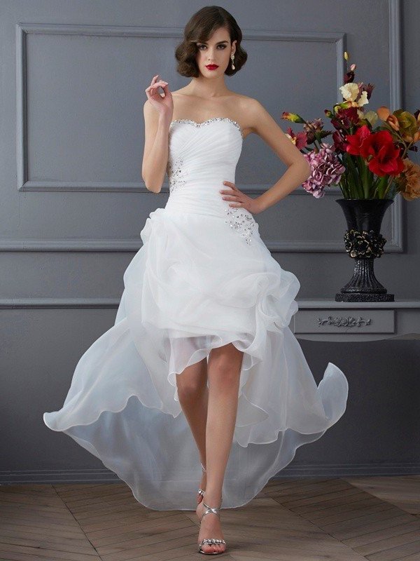 High A-Line/Princess Low Beading Sweetheart Sleeveless Organza Wedding Dresses