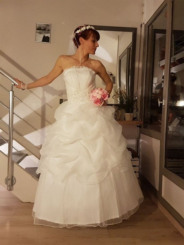 Sleeveless Floor-Length Ball Ruffles Strapless Gown Tulle Wedding Dresses