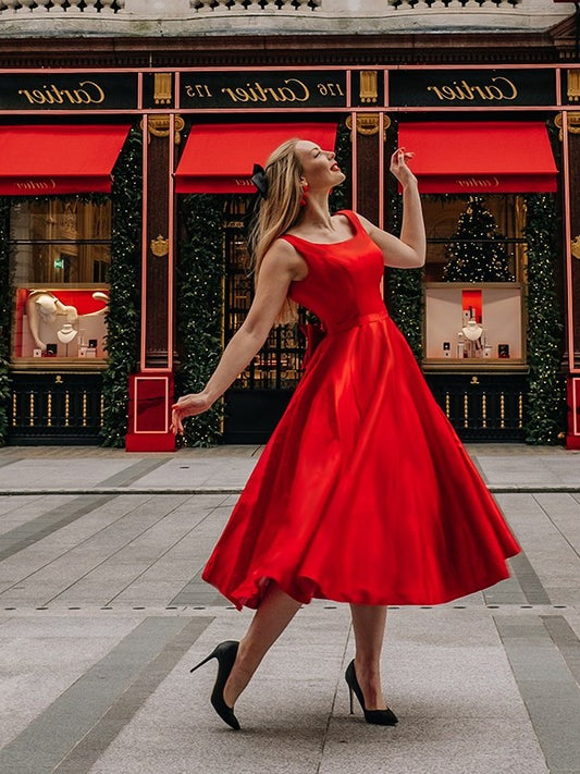 A-Line/Princess Satin Bowknot Sleeveless Square Tea-Length Homecoming Dresses