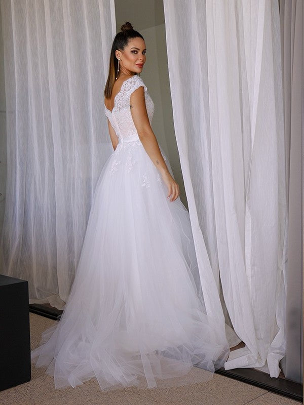 Sleeveless Tulle V-neck Lace A-Line/Princess Floor-Length Wedding Dresses