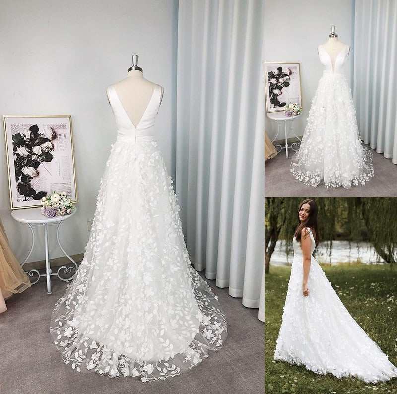 Organza Sweep/Brush V-neck Sleeveless A-Line/Princess Applique Train Wedding Dresses